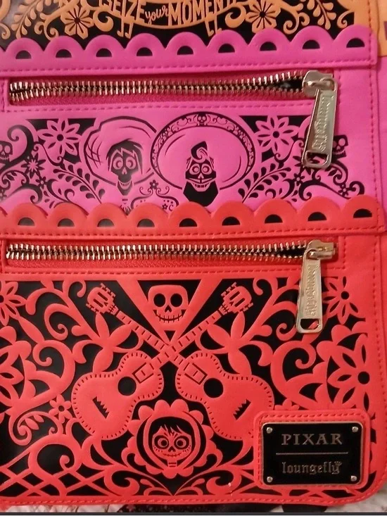 RARE ✨ Discontinued Loungefly x Pixar Encanto Mini Backpack Exclusive ✨ - Picture 2 of 3